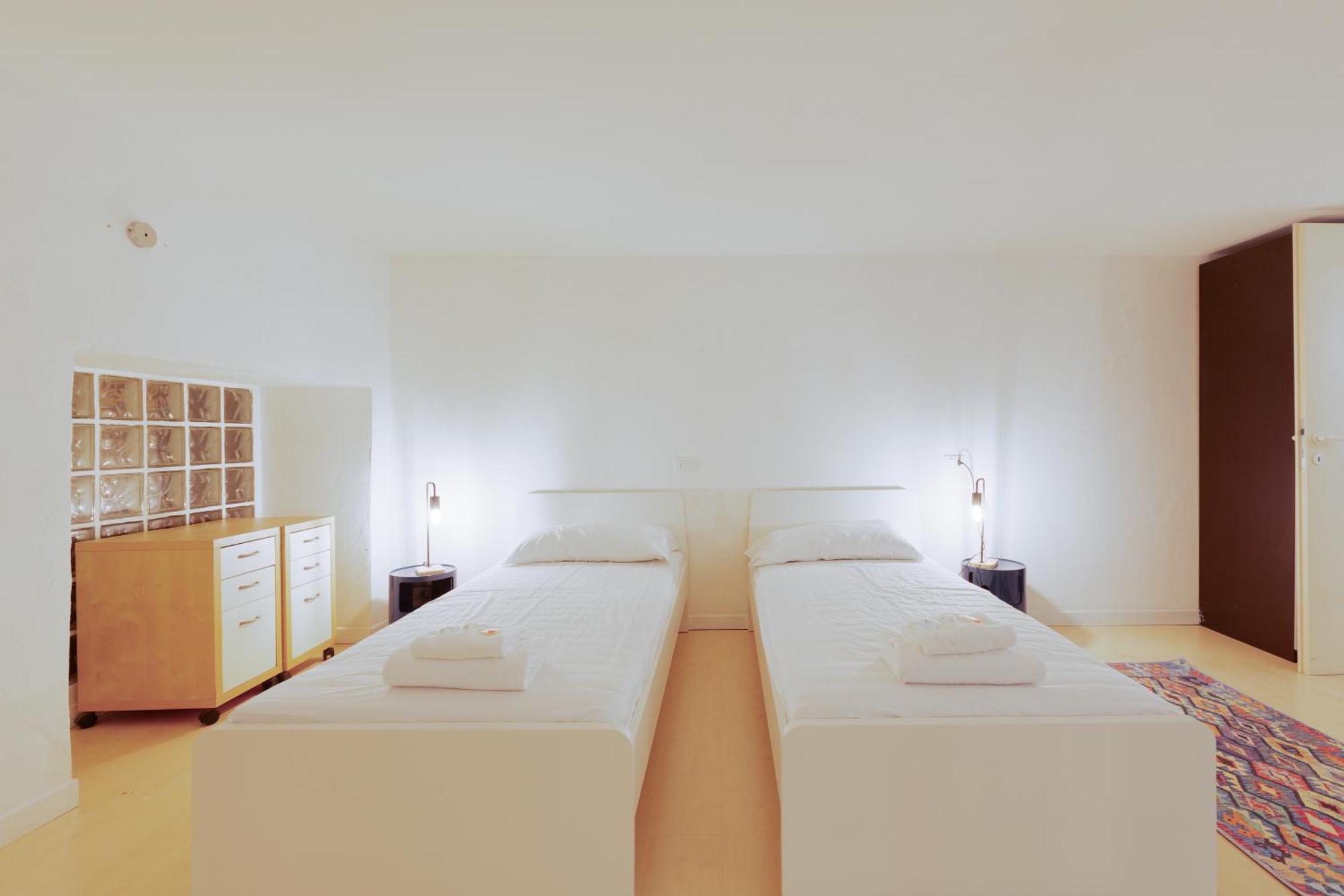 Sant'Agostino - Charming Retreat 210M From M2 Apartment Milan Exterior photo